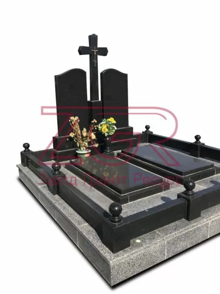 Подвійний гранітний памятник на могилу