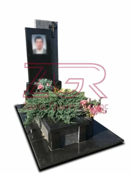 Гранітний пам`ятник на могилу купити