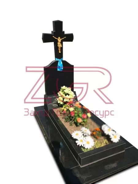 Гранітний базальтовий хрест на могилу