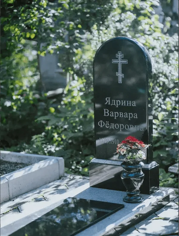 Встановлення пам’ятника влітку